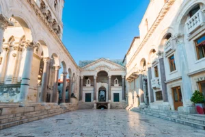 2. Katarina Line - Split