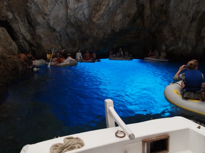 Blue Cave Bisevo (6)