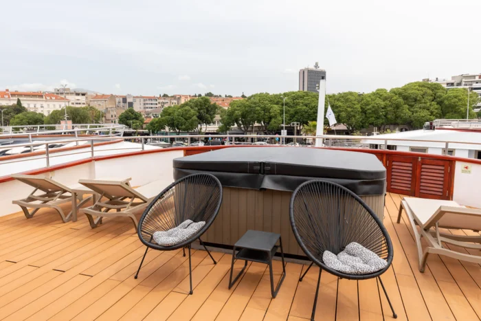 Equator_sundeck - 005