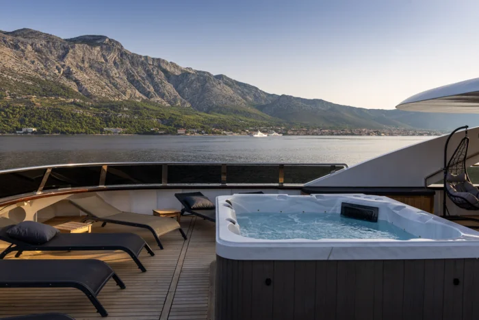 Aurelia eksterijer - 0132